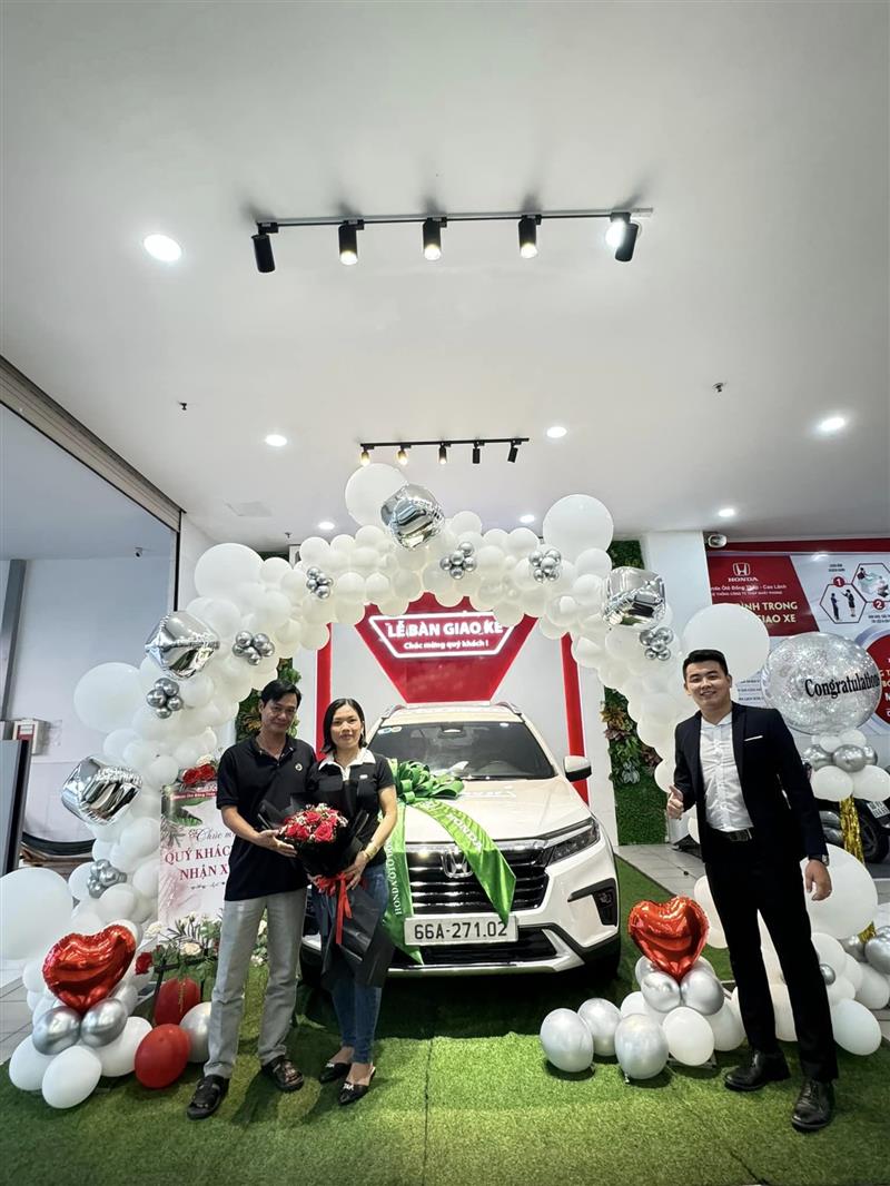 Bàn Giao BR-V L Trắng Về Với Gia Đình Anh Khách Hàng Dễ Mến Tại Huyện Cao Lãnh