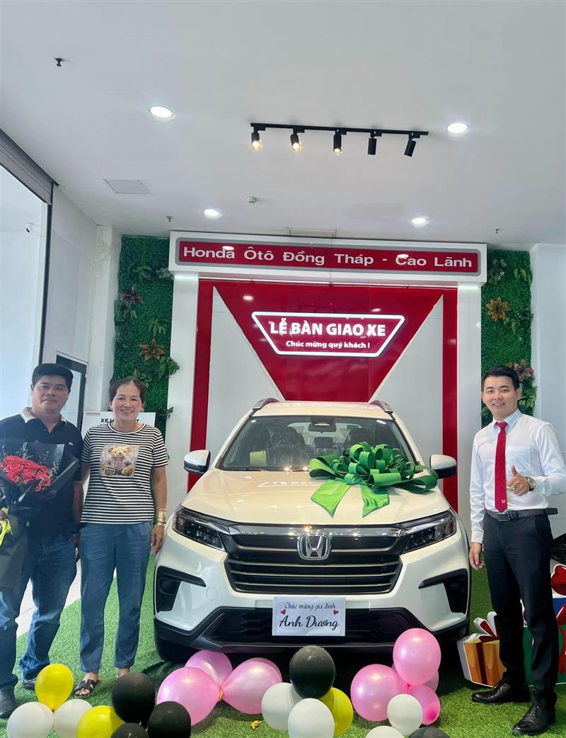 Giao Xe BR-V G Trắng Về Long Xuyên Cho Gia Đình Khách Hàng Thân Thiết