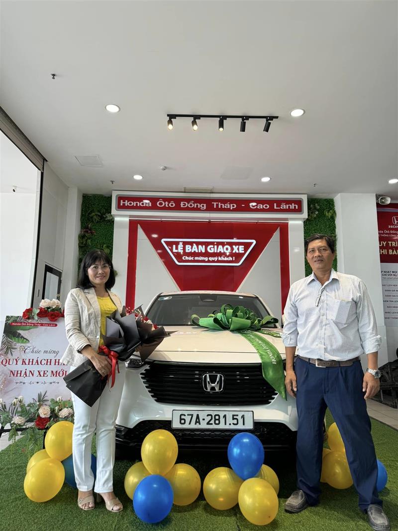 Bàn Giao Siêu Phẩm HR-V G Trắng Về Long Xuyên Cho Gia Đình Khách Hàng Thân Thiết